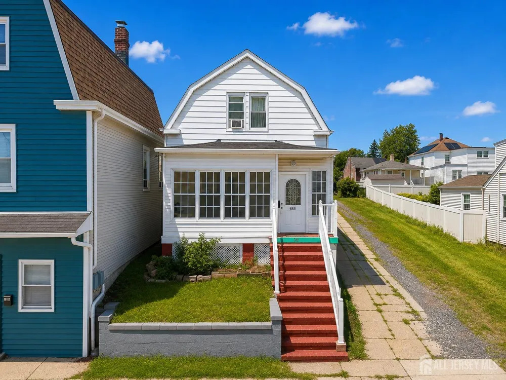 685 Raritan Avenue Perth Amboy, NJ 08861