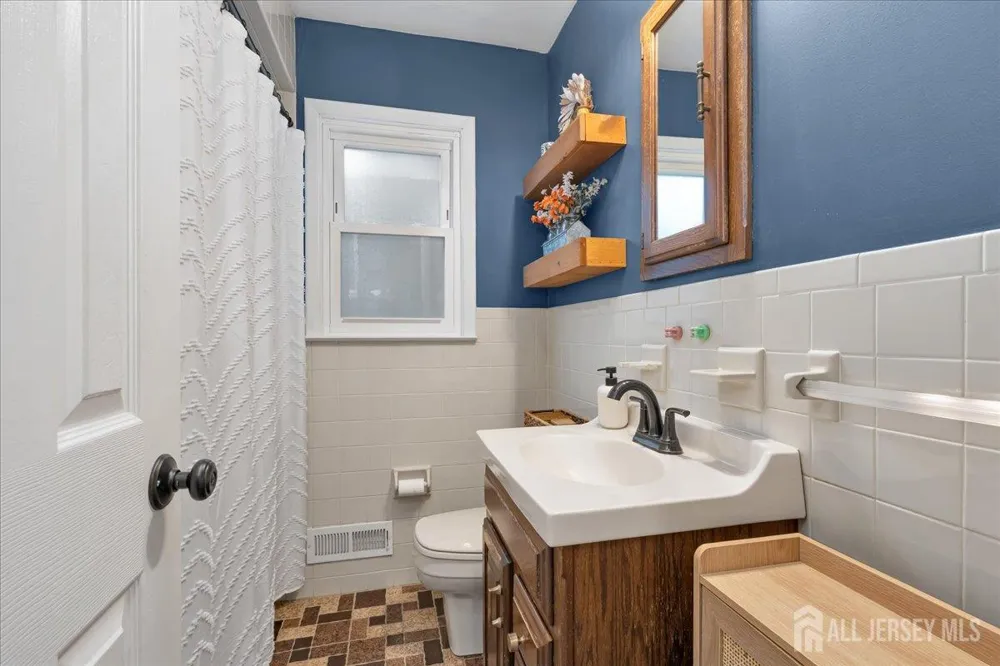 16 Hawthorne Avenue #16 Colonia, NJ 07067
