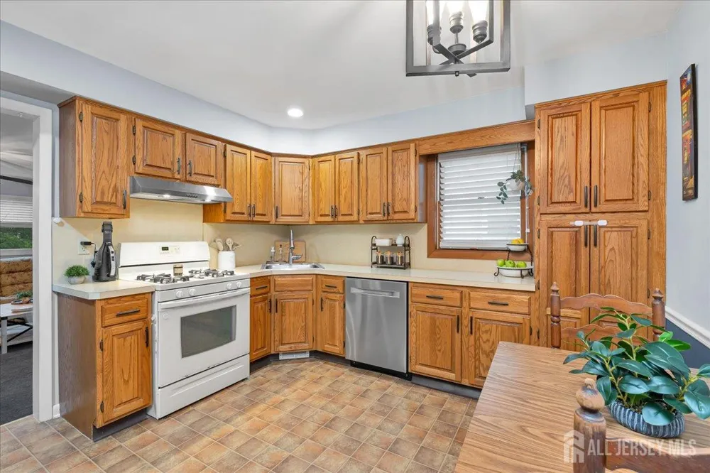 16 Hawthorne Avenue #16 Colonia, NJ 07067