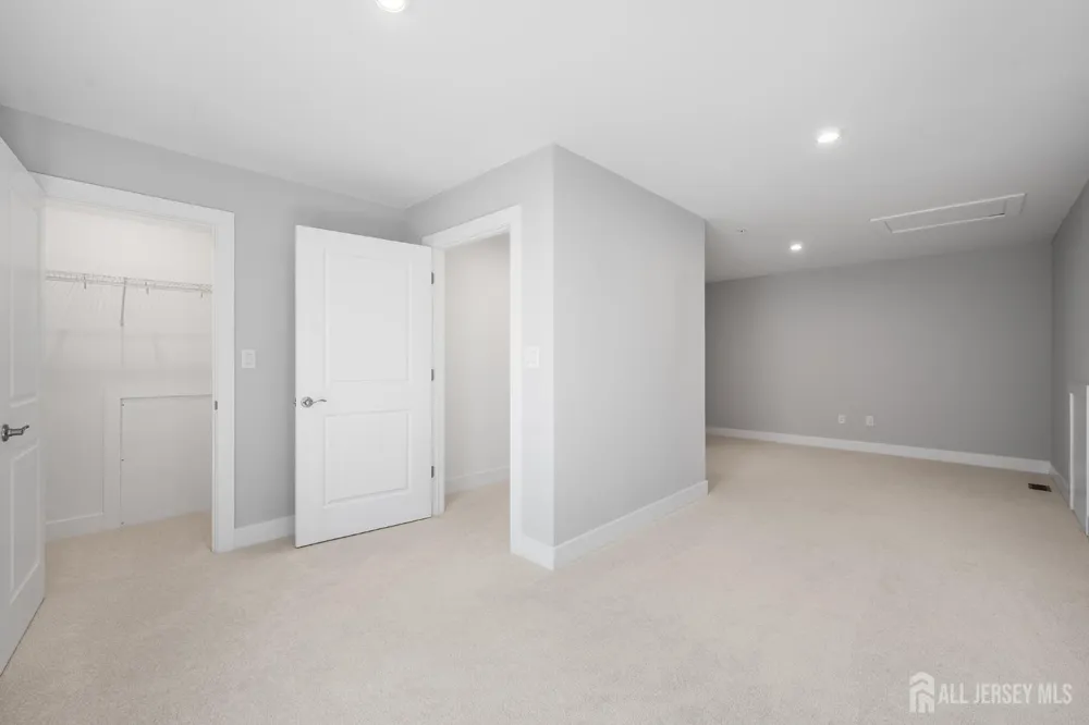 70 Riverwalk Plainsboro, NJ 08536