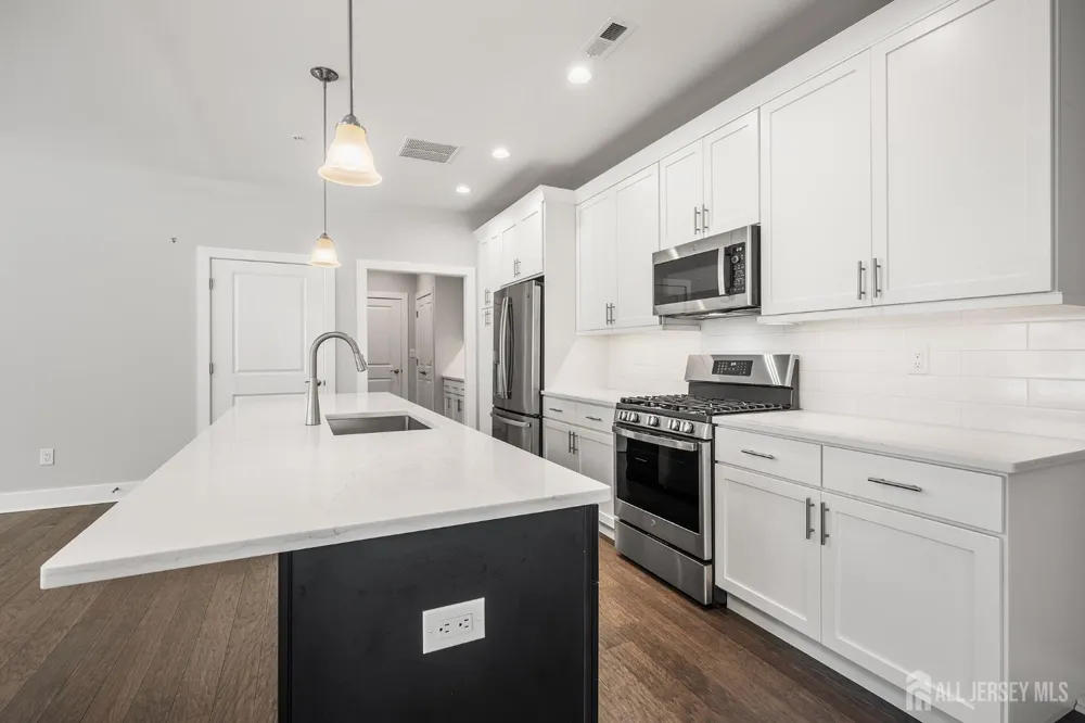 70 Riverwalk Plainsboro, NJ 08536
