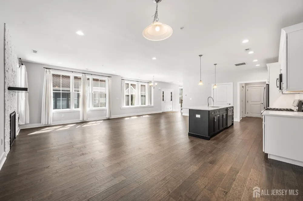 70 Riverwalk Plainsboro, NJ 08536