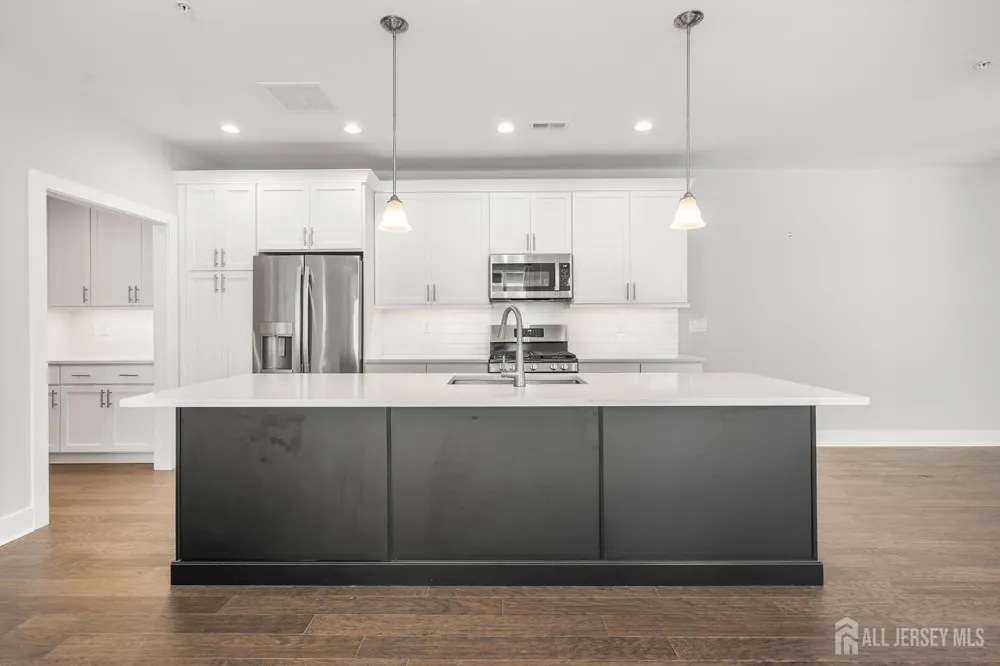 70 Riverwalk Plainsboro, NJ 08536
