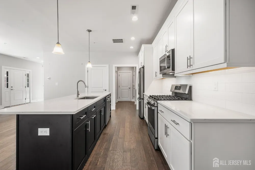70 Riverwalk Plainsboro, NJ 08536
