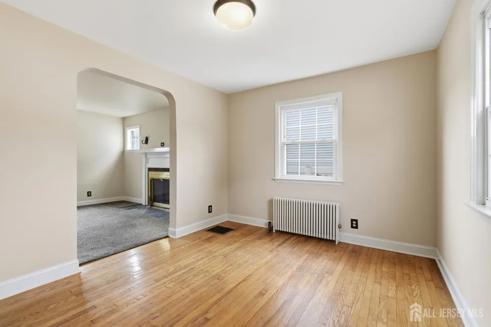 326 Melrose Avenue Middlesex, NJ 08846