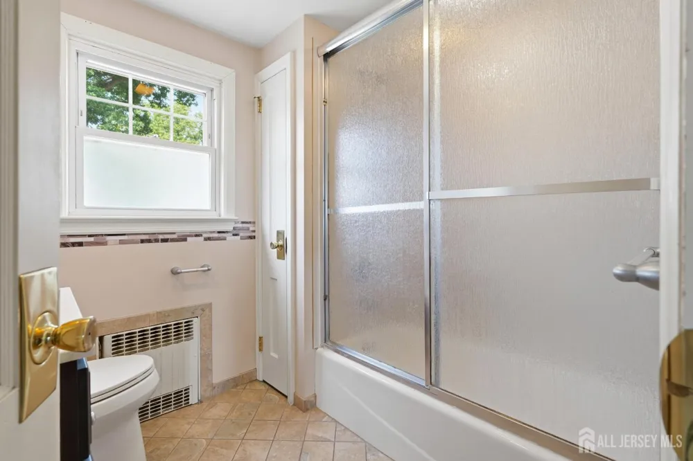 326 Melrose Avenue Middlesex, NJ 08846
