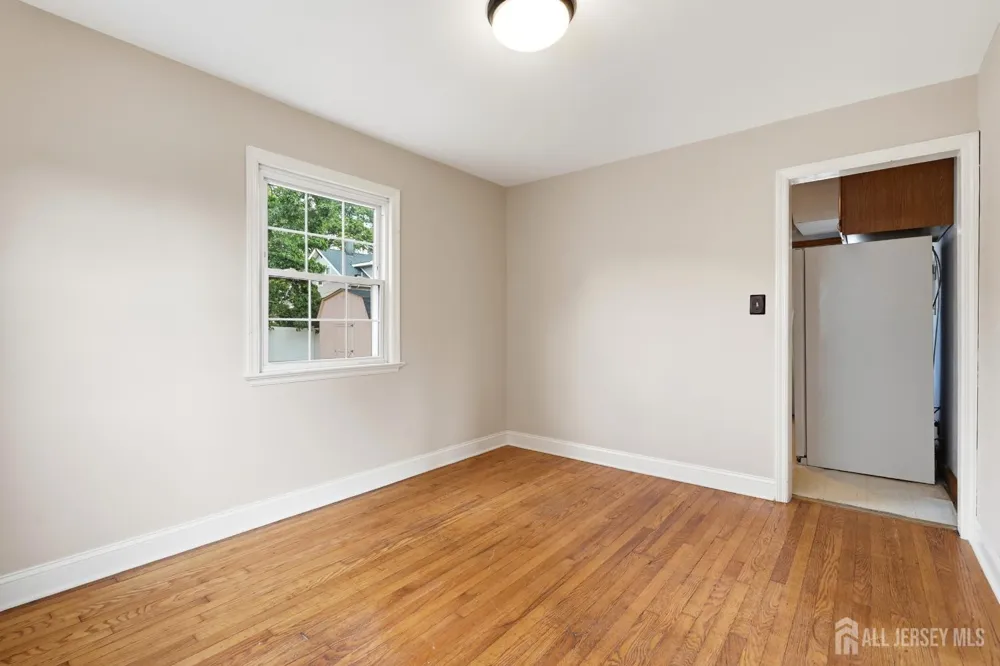 326 Melrose Avenue Middlesex, NJ 08846
