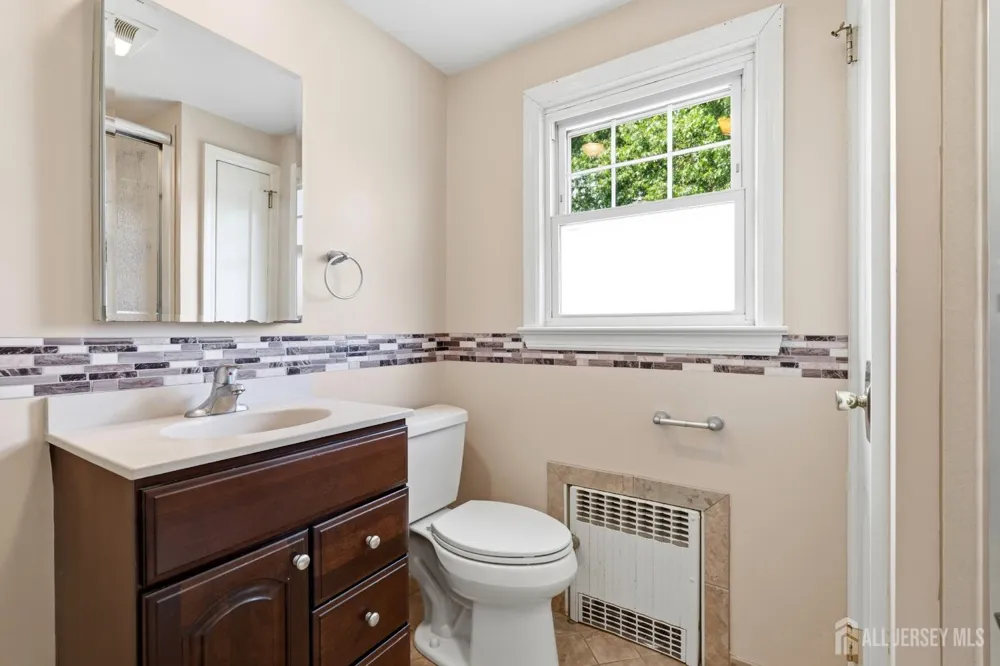 326 Melrose Avenue Middlesex, NJ 08846