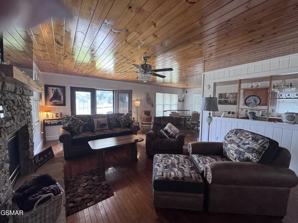 424 Country Path Way Sevierville, TN 37862