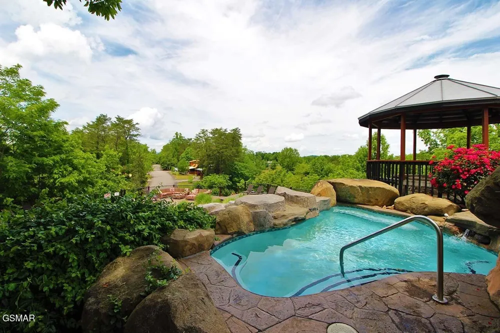 424 Country Path Way Sevierville, TN 37862