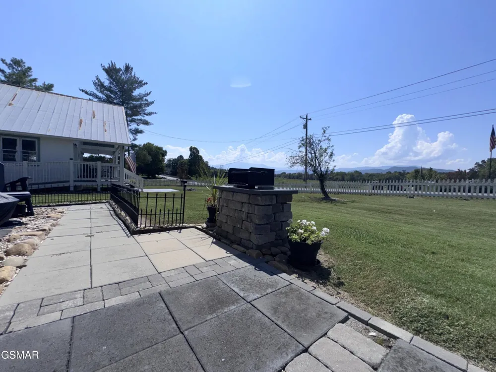 424 Country Path Way Sevierville, TN 37862