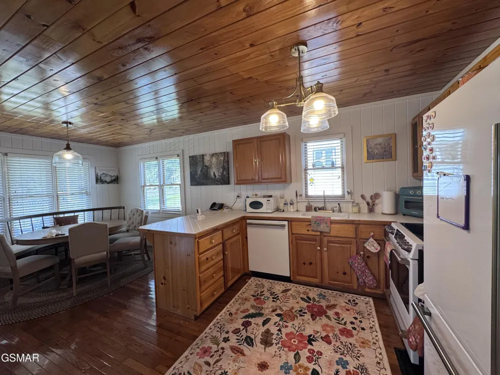 424 Country Path Way Sevierville, TN 37862