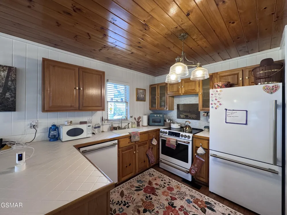 424 Country Path Way Sevierville, TN 37862