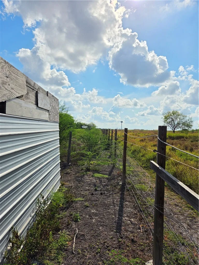 7124 County Road 2379 Sinton, TX 78387