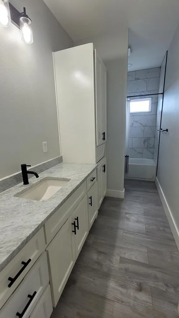 1215 S Live Oak Street Rockport, TX 78382