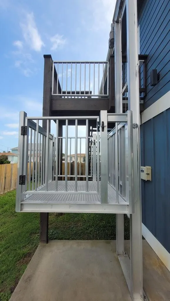 1215 S Live Oak Street Rockport, TX 78382
