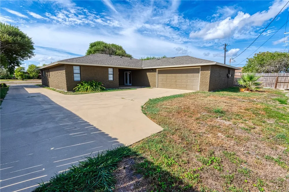 2228 Memorial Parkway Portland, TX 78374