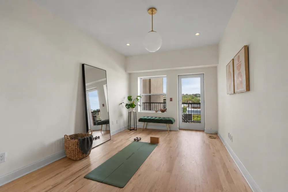 522 HUDSON ST Hoboken, NJ 07030