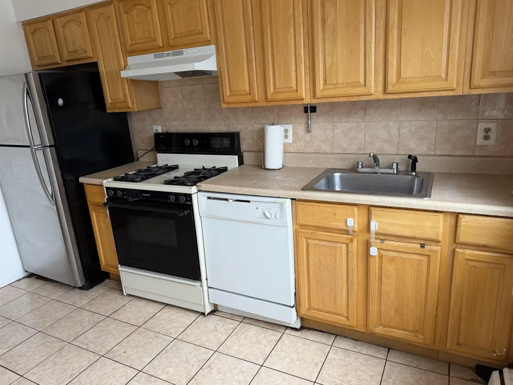 3600 CHARLES CT North Bergen, NJ 07047