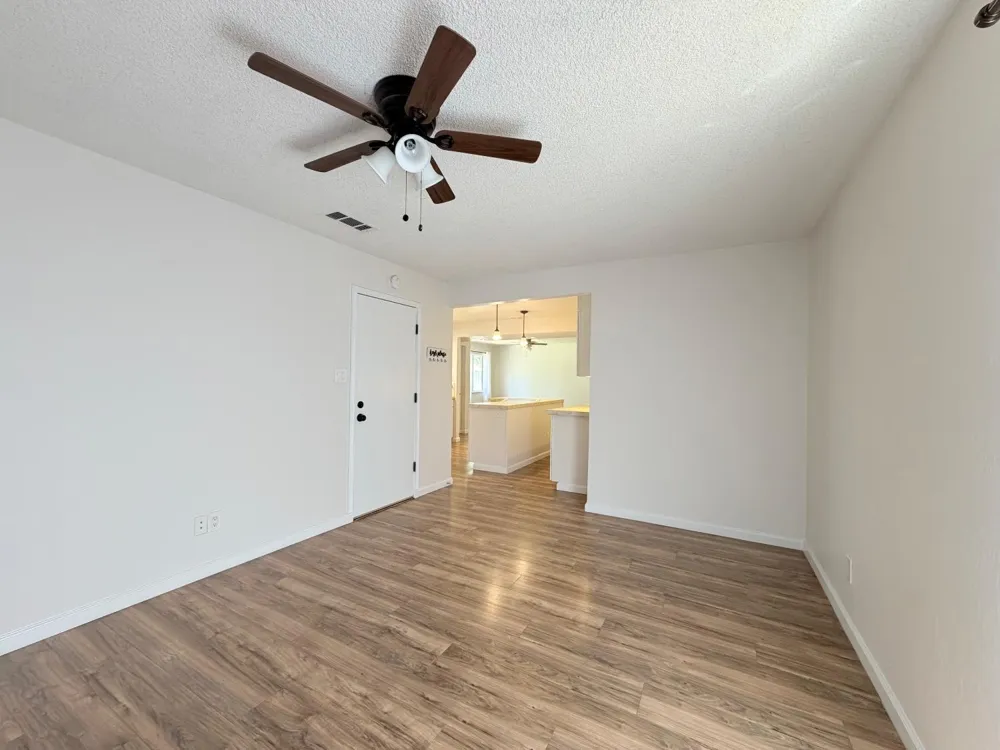 1833 W Pico Avenue Fresno, CA 93705