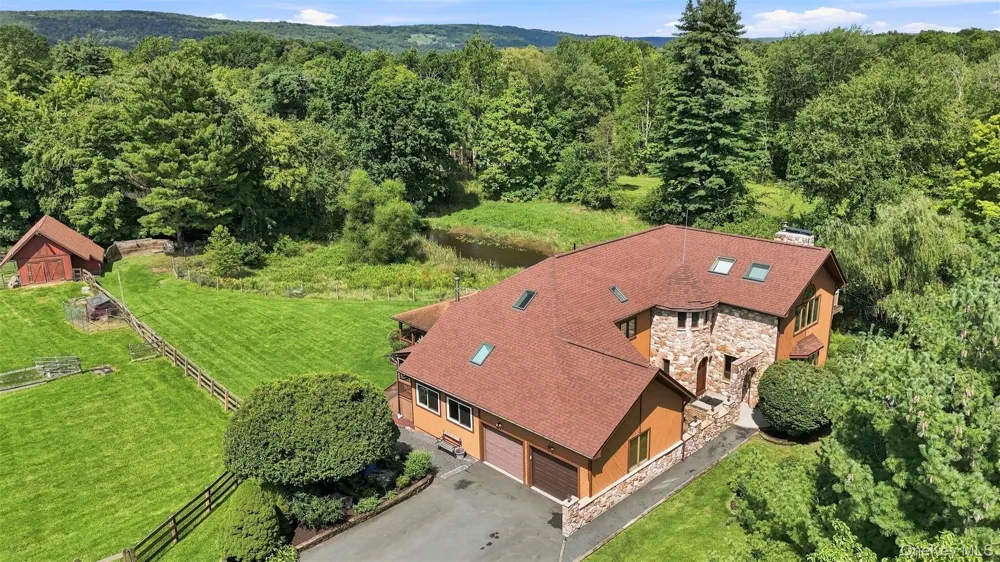 289 Pine Grove Road Middletown, NY 10940