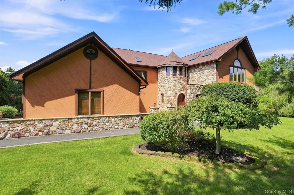 289 Pine Grove Road Middletown, NY 10940
