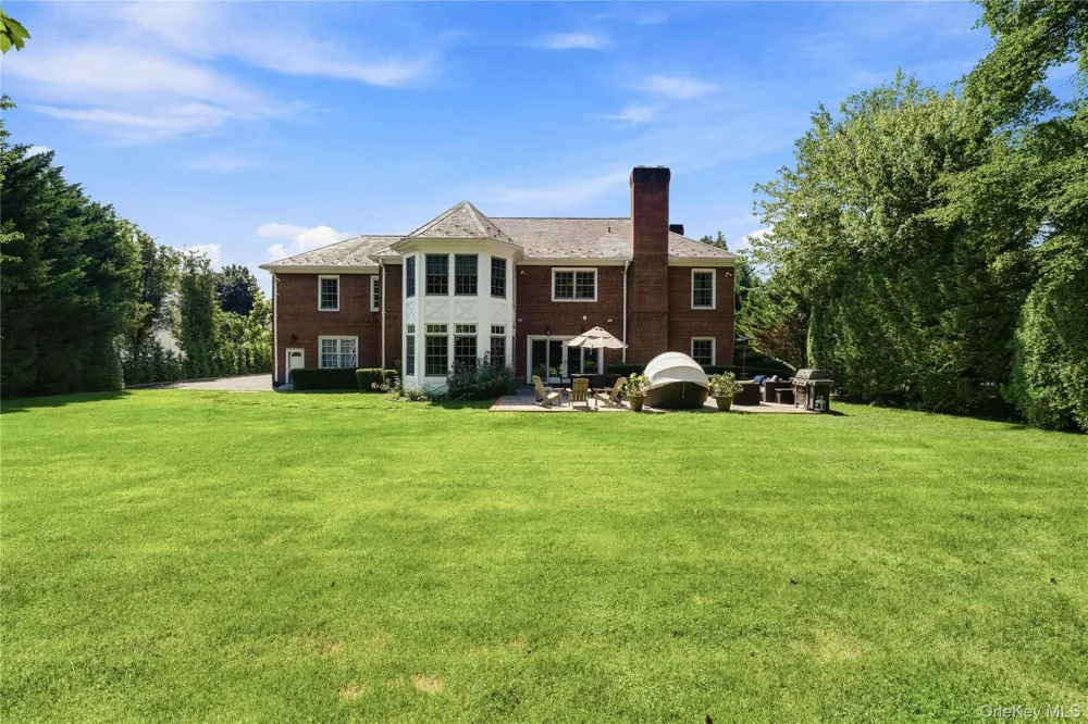 87 4th Street Garden City, NY 11530