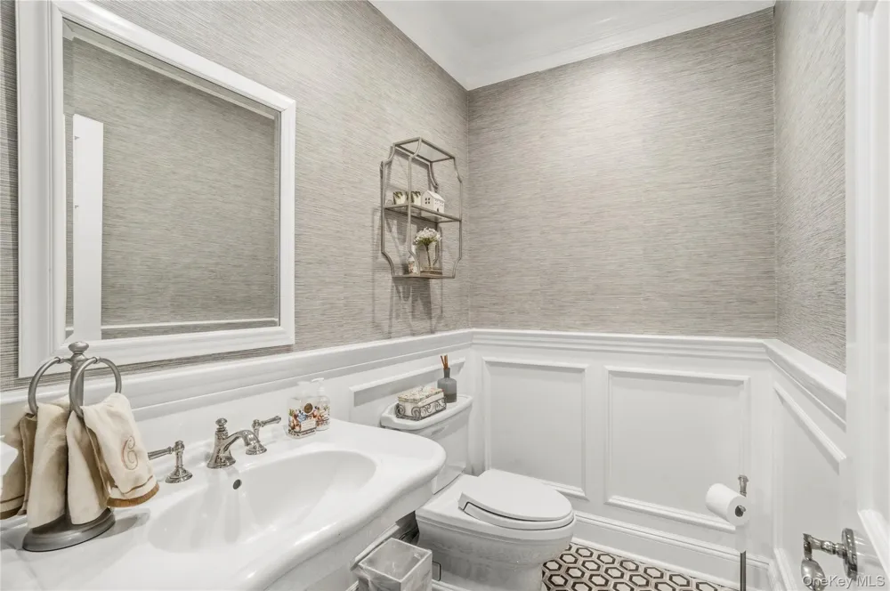 87 4th Street Garden City, NY 11530