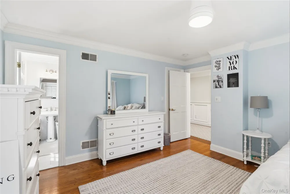 87 4th Street Garden City, NY 11530