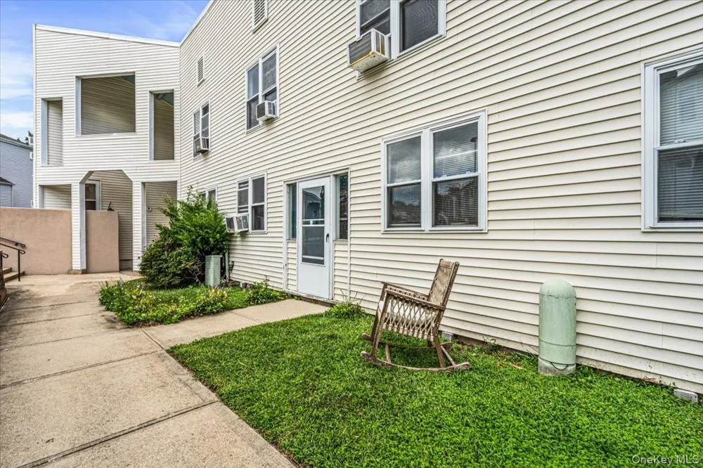 80 Townhouse Road #80N Huntington Station, NY 11746