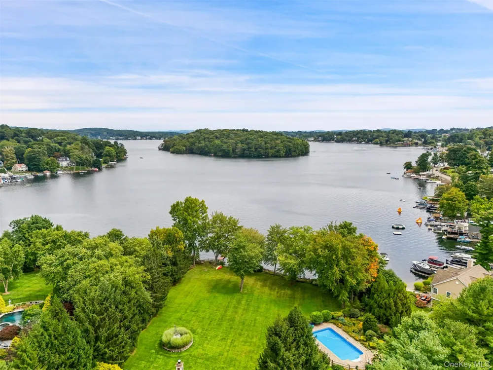 18 Clara Lane Mahopac, NY 10541
