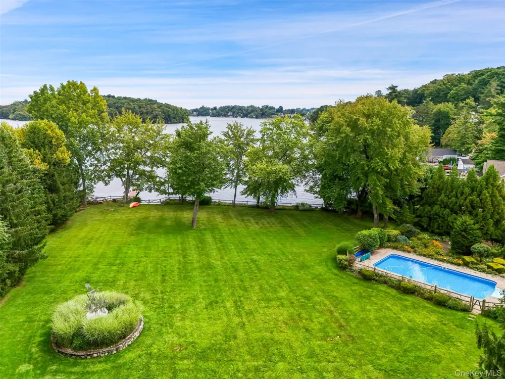 18 Clara Lane Mahopac, NY 10541