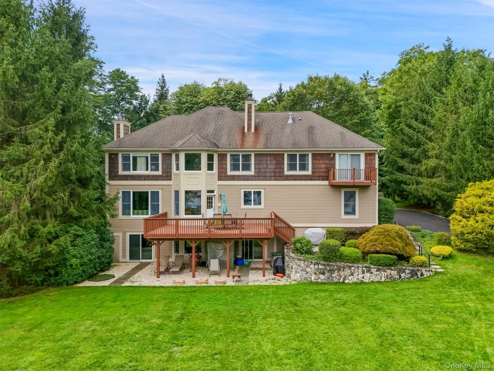 18 Clara Lane Mahopac, NY 10541