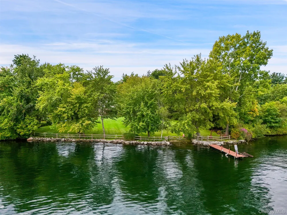 18 Clara Lane Mahopac, NY 10541