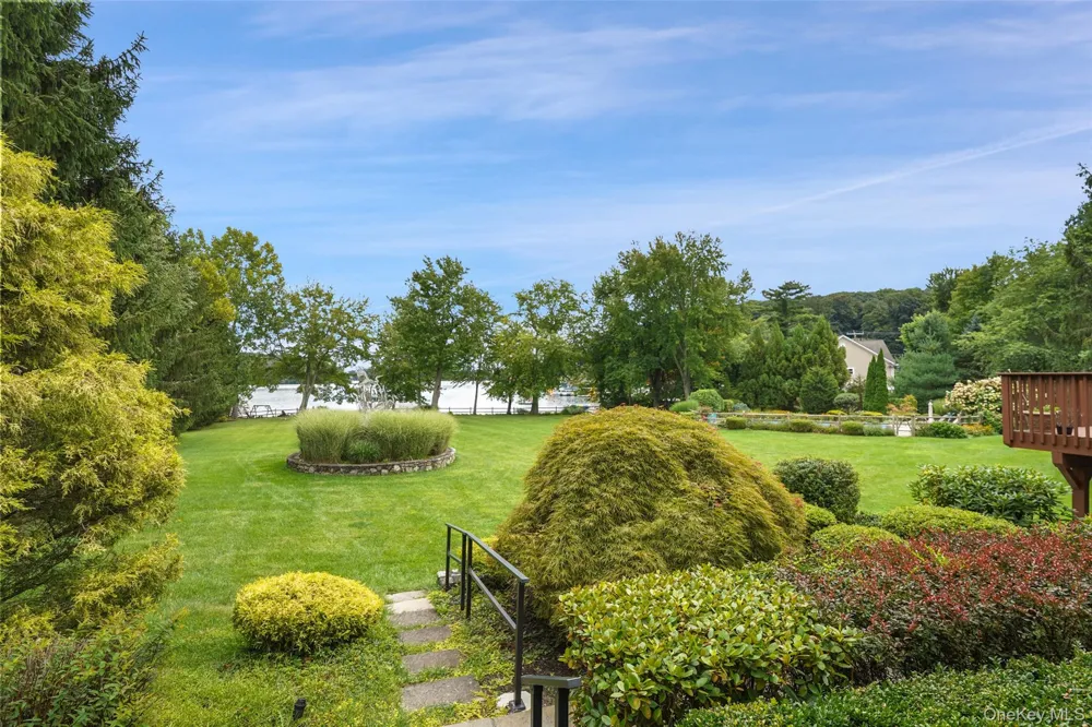 18 Clara Lane Mahopac, NY 10541