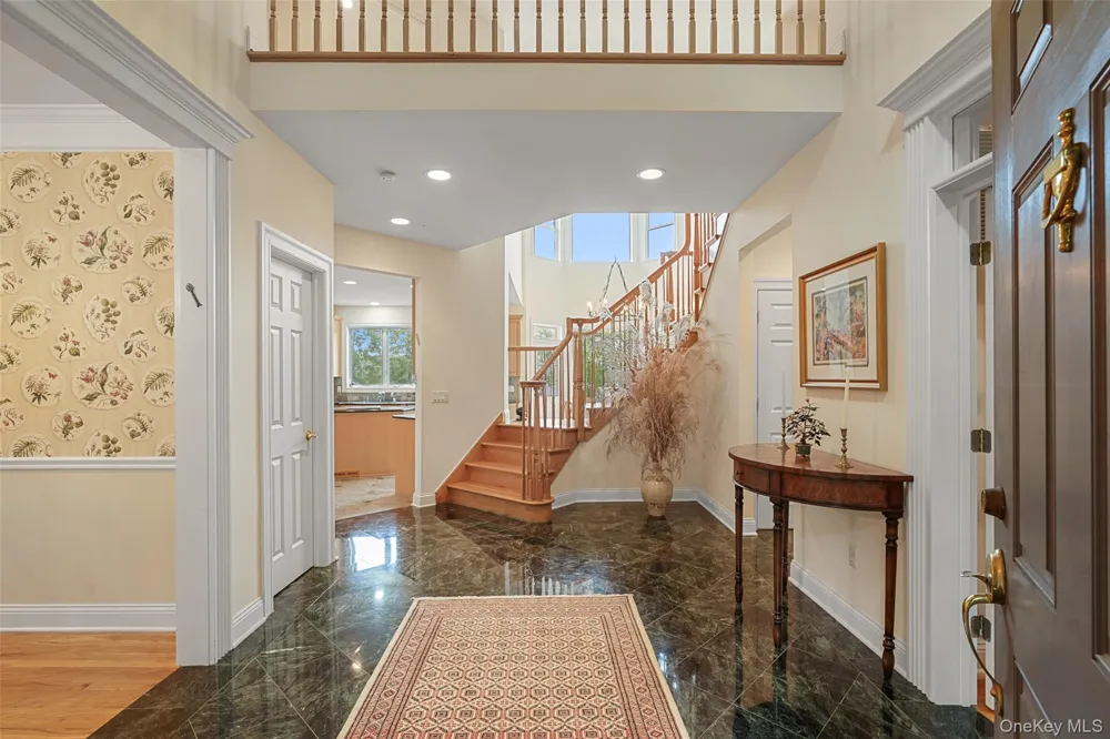 18 Clara Lane Mahopac, NY 10541