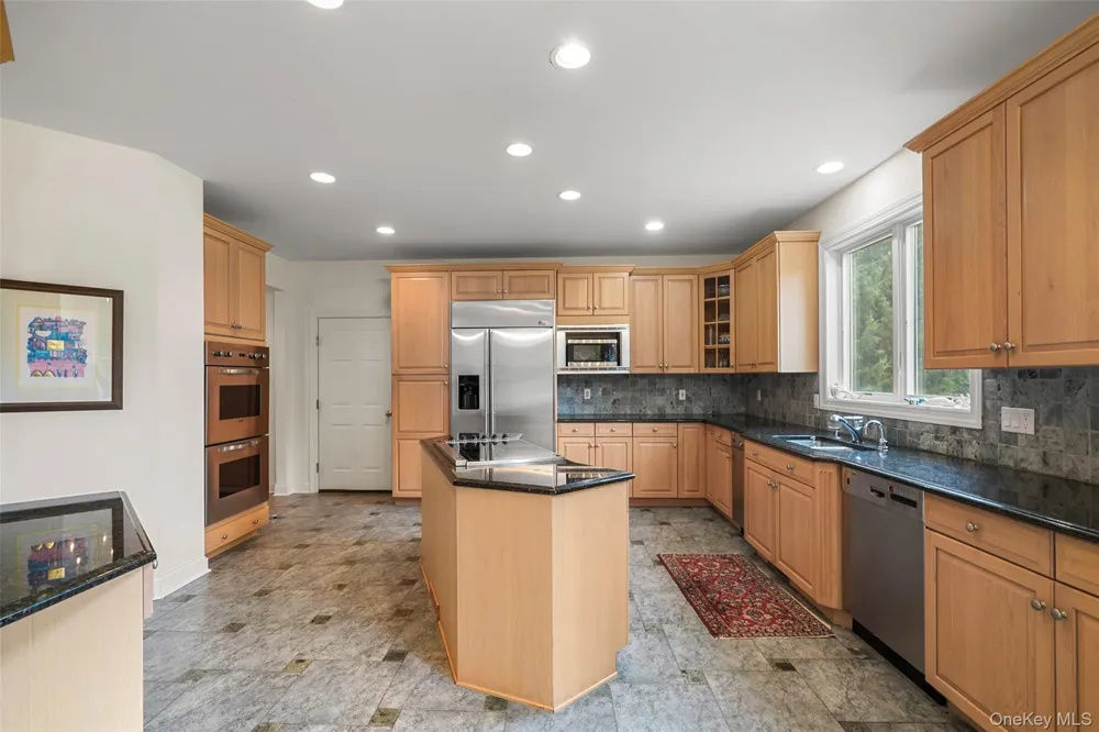 18 Clara Lane Mahopac, NY 10541
