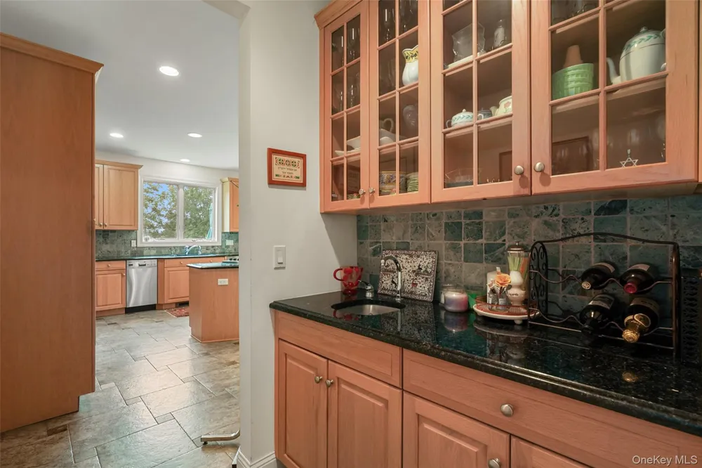 18 Clara Lane Mahopac, NY 10541