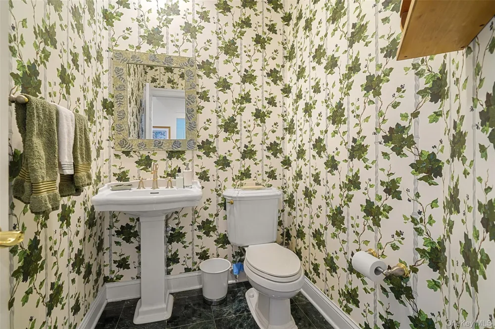 18 Clara Lane Mahopac, NY 10541