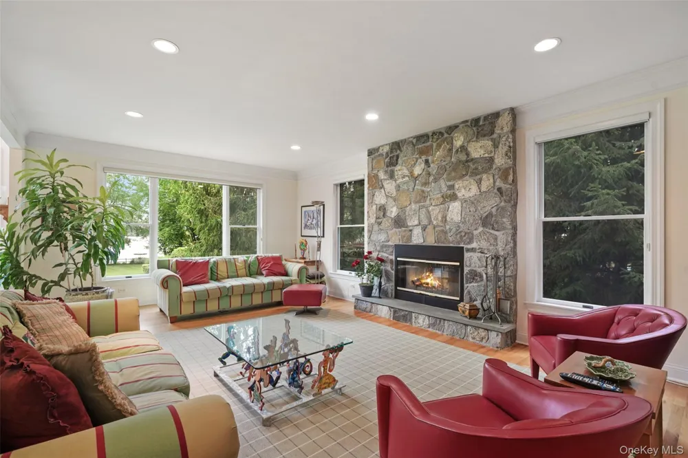 18 Clara Lane Mahopac, NY 10541