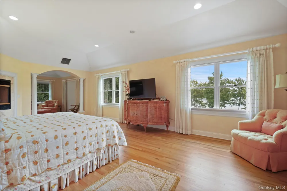 18 Clara Lane Mahopac, NY 10541