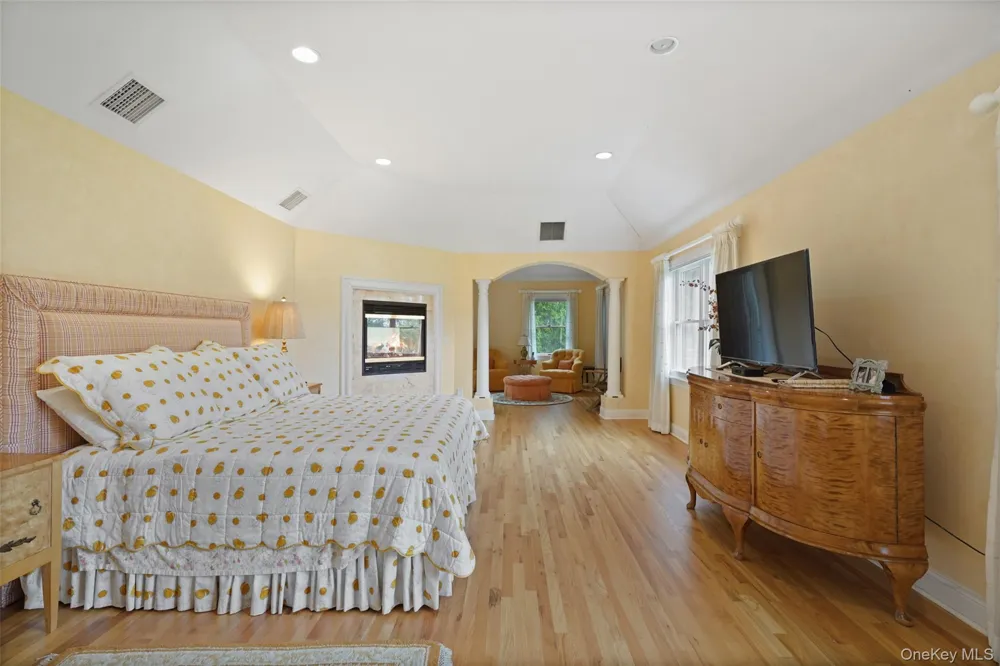 18 Clara Lane Mahopac, NY 10541