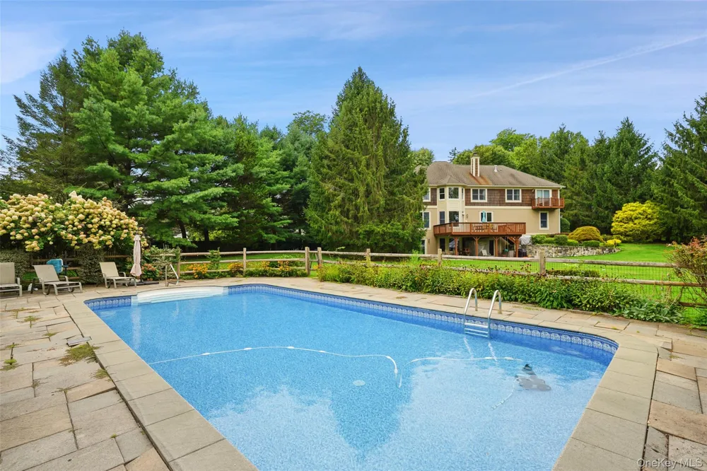 18 Clara Lane Mahopac, NY 10541