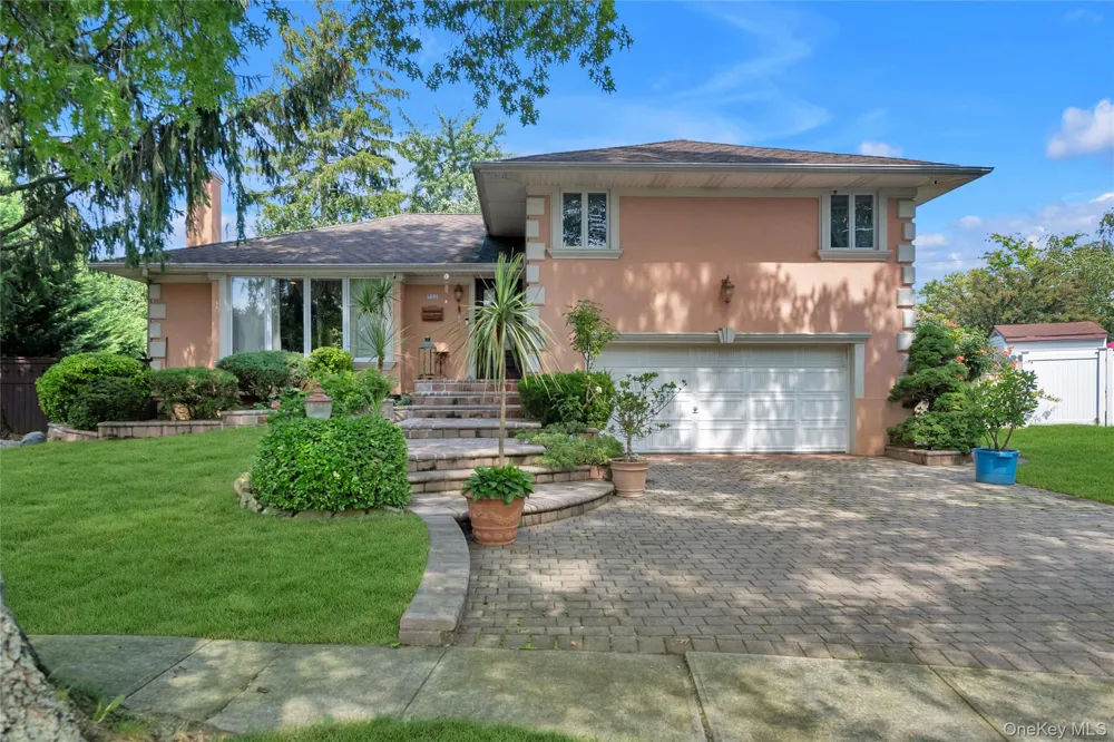 936 Stratford Court Westbury, NY 11590