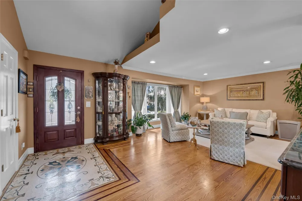 936 Stratford Court Westbury, NY 11590