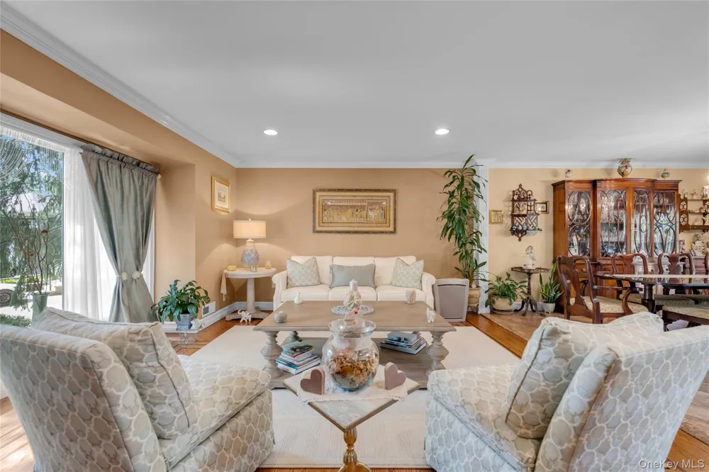 936 Stratford Court Westbury, NY 11590