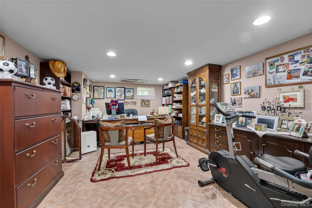 936 Stratford Court Westbury, NY 11590
