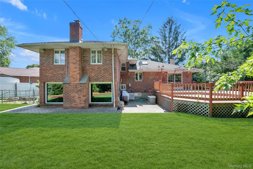 936 Stratford Court Westbury, NY 11590