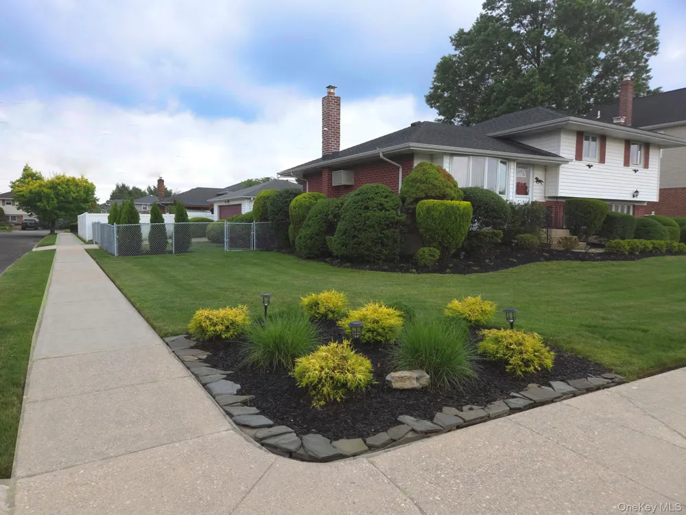 51 Eileen Avenue Plainview, NY 11803