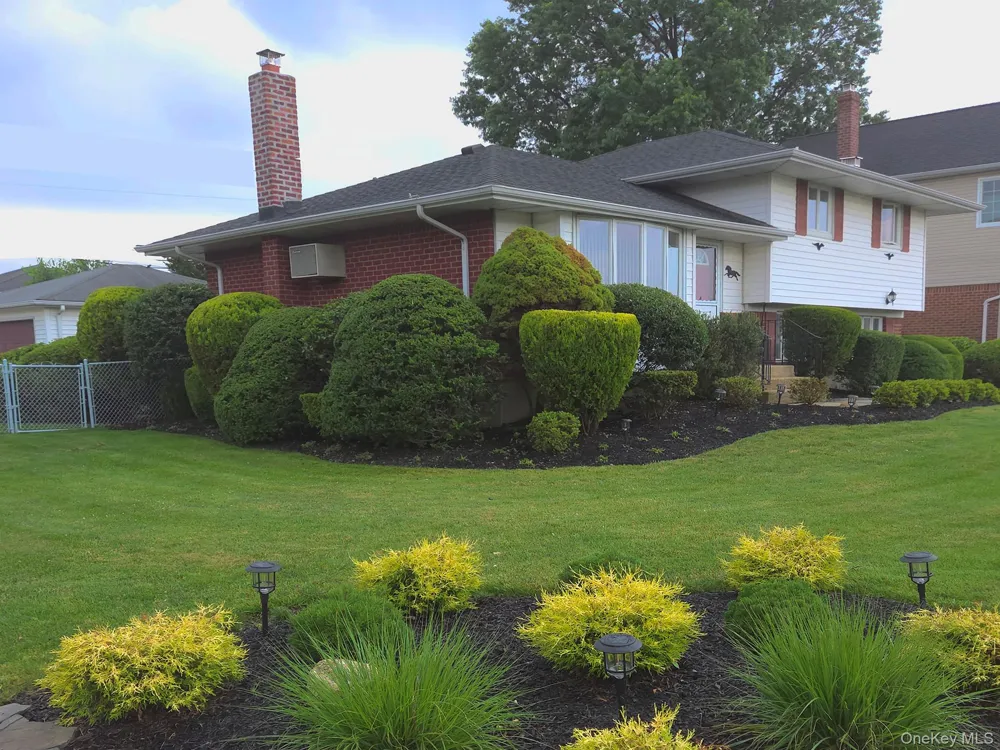 51 Eileen Avenue Plainview, NY 11803